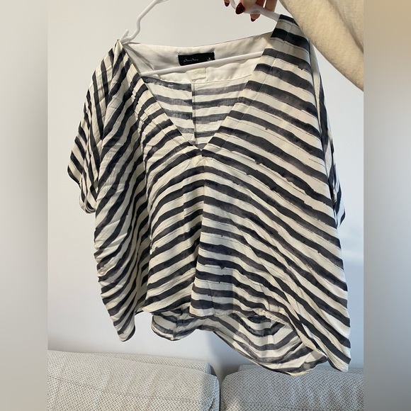 Mendocino Blouse - Size M Great condition. Slightly cropped - Picture 2 of 3